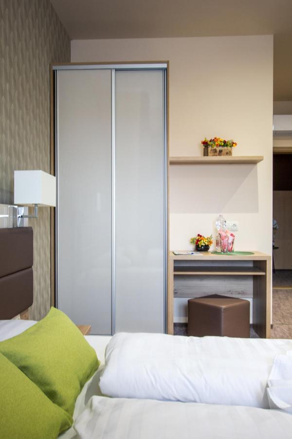 Veres Motel Veresegyház Buitenkant foto