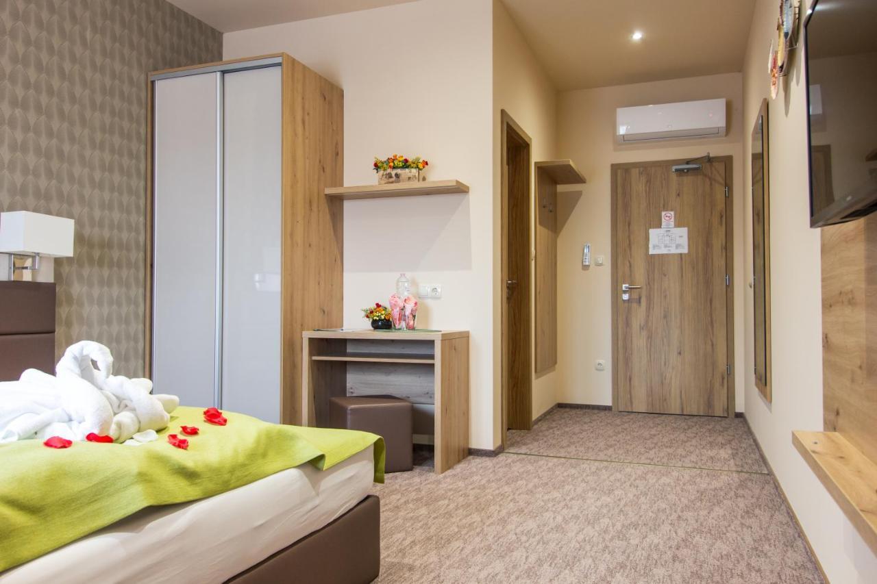 Veres Motel Veresegyház Buitenkant foto