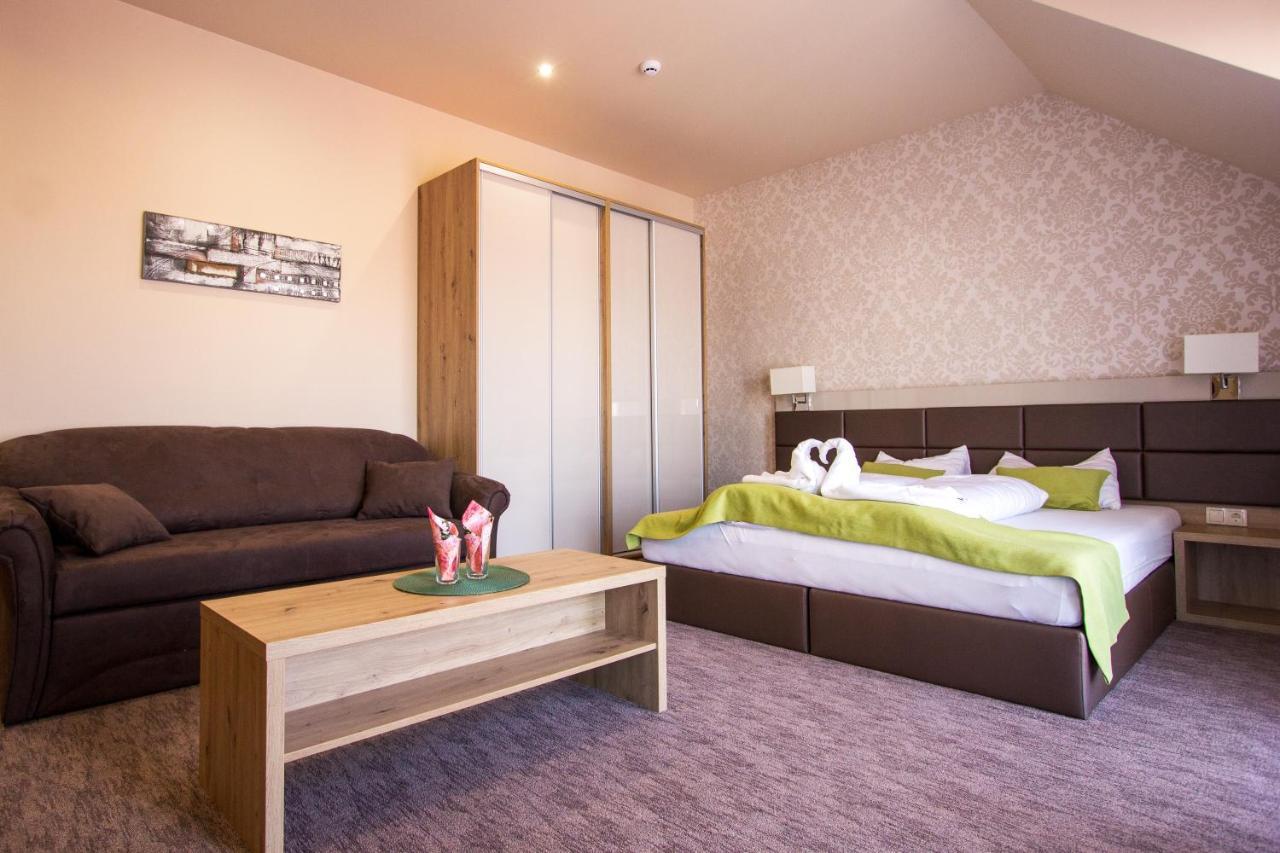 Veres Motel Veresegyház Buitenkant foto